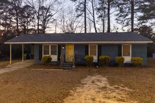 4136 Village Dr in Fayetteville, NC - Building Photo