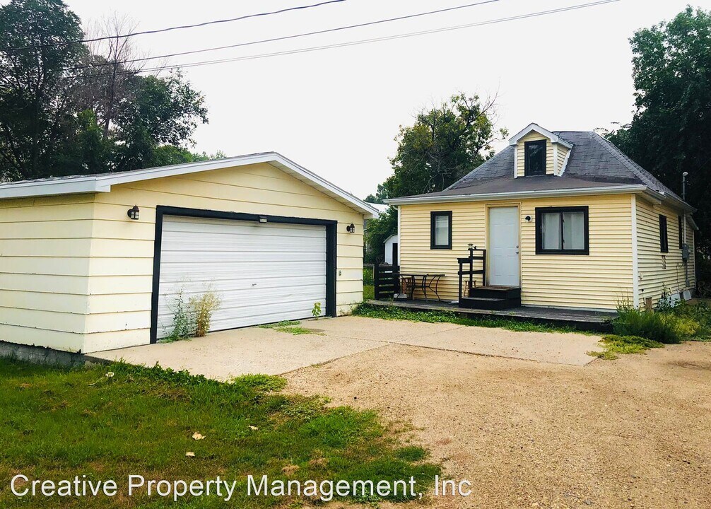 901 2nd Ave NW Photo