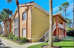 6300 Aragon Way, Unit Apt. 207 in Ft. Myers, FL - Building Photo