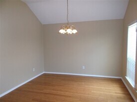 1835 Manor Dr in Baytown, TX - Building Photo