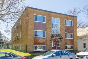 53-59 Crichton St in Ottawa, ON - Building Photo