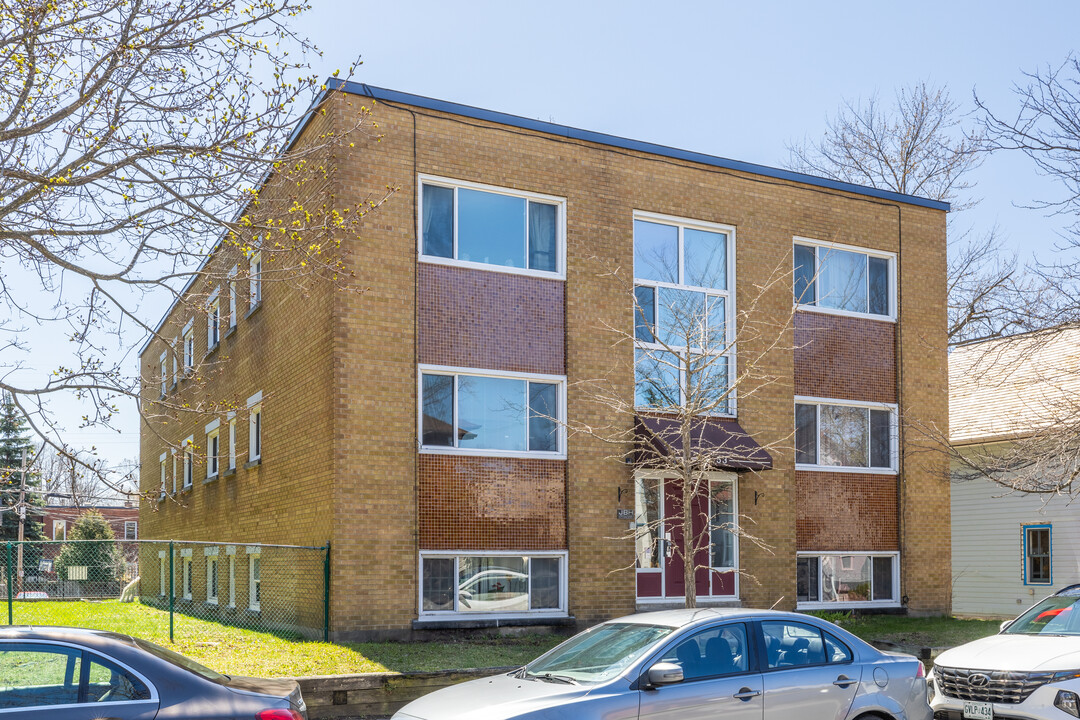 53-59 Crichton St in Ottawa, ON - Building Photo