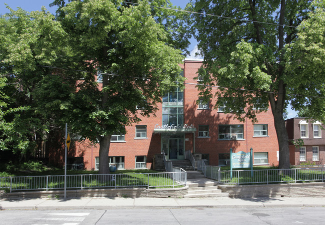 Castlefield Apartments in Toronto, ON - Building Photo - Building Photo