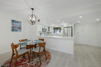 5 High Point Cir W in Naples, FL - Building Photo - Building Photo