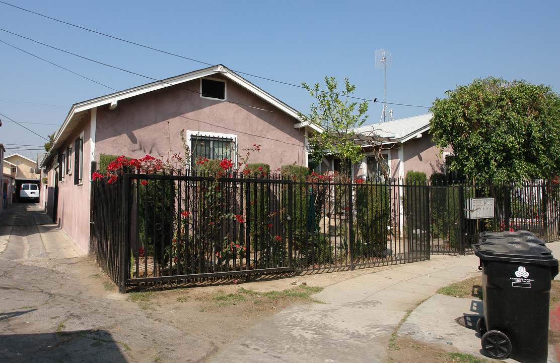 1003 N Mariposa Ave in Los Angeles, CA - Building Photo