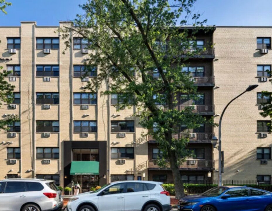 456 W Barry Ave, Unit 506 in Chicago, IL - Building Photo