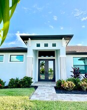 1212 SW 38th St in Cape Coral, FL - Building Photo - Building Photo