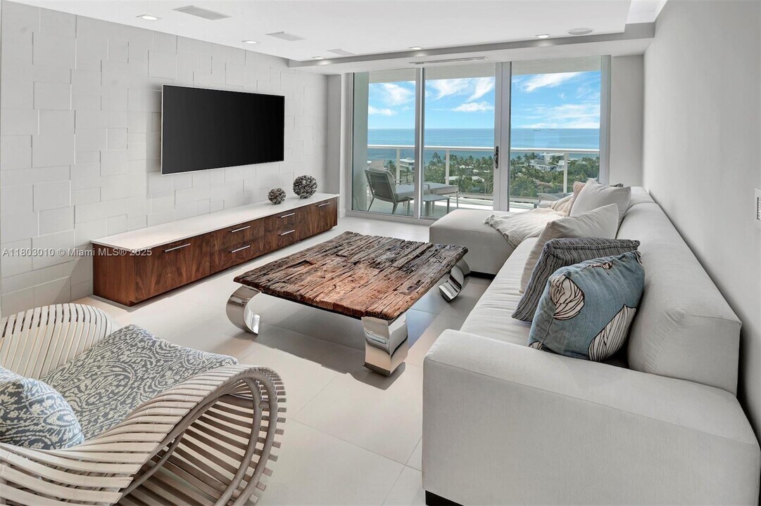 2715 N Ocean Blvd, Unit 15D in Fort Lauderdale, FL - Building Photo