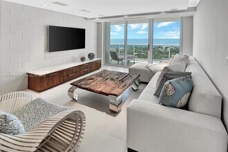 2715 N Ocean Blvd, Unit 15D in Fort Lauderdale, FL - Building Photo - Building Photo