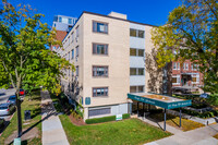 Claridge Hall in Milwaukee, WI - Foto de edificio - Primary Photo