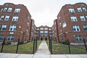 8222-32 S Ingleside Ave Apartments