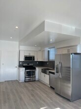 642 N Manhattan Pl in Los Angeles, CA - Building Photo - Building Photo