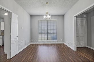 13216 Fall Mnr in Dallas, TX - Building Photo - Building Photo