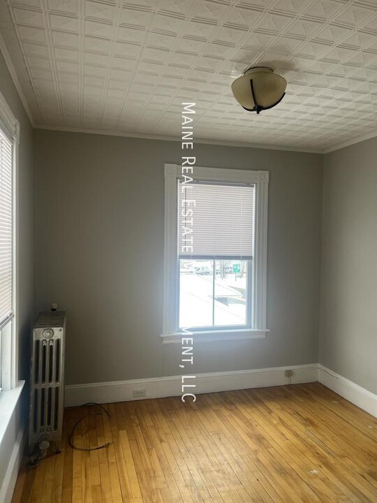 591 Main St, Unit 12 in Bangor, ME - Building Photo