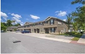 Montclair Townhomes in Brandon, FL - Building Photo