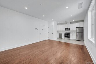 291 Main St in Eastchester, NY - Building Photo - Building Photo