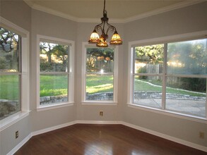 10602 Cranford Ct in Austin, TX - Foto de edificio - Building Photo