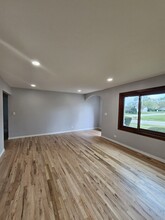 390 Kingman Ln in Hoffman Estates, IL - Building Photo - Building Photo