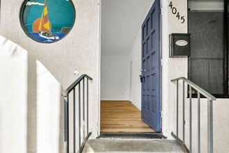 4045 Riviera Dr in San Diego, CA - Building Photo - Building Photo