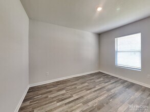 15547 Taylorcrest Dr in Cut And Shoot, TX - Building Photo - Building Photo