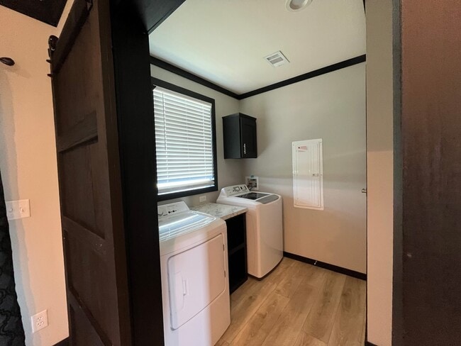 property at 1093 Anna Ln