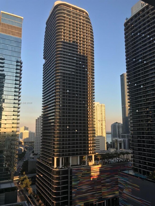 801 S Miami Ave, Unit 1705 in Miami, FL - Building Photo - Building Photo