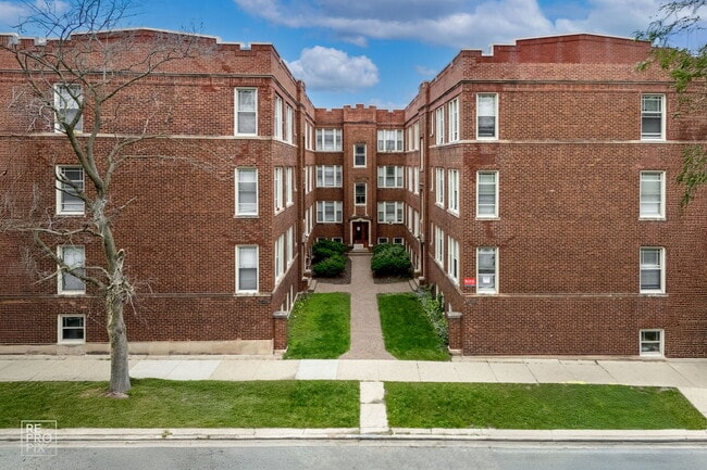 property at 6977 N Bell Ave