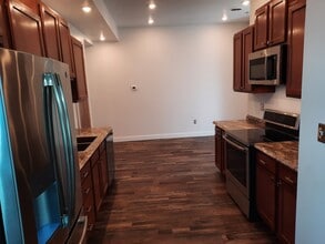 247 Main St, Unit LUXURY APT A in Clarion, PA - Foto de edificio - Building Photo