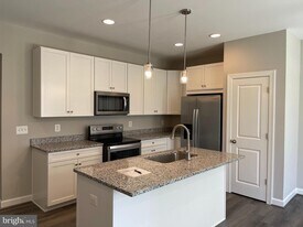 114 Coralyrose Ct in Winchester, VA - Building Photo