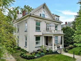 143 Caroline St in Saratoga Springs, NY - Building Photo