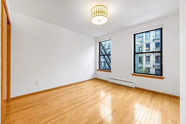 100 St Marks Pl in New York, NY - Building Photo - Building Photo