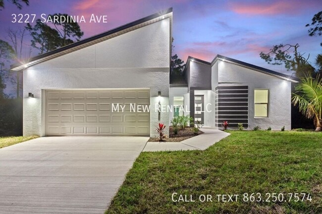 3227 Sardinia Ave in North Port, FL - Foto de edificio - Building Photo
