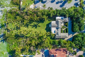5 N Beach Rd in Hobe Sound, FL - Foto de edificio - Building Photo