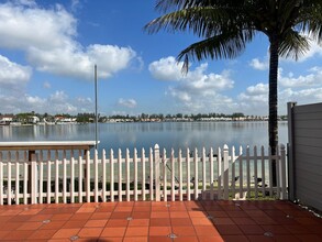 12455 NW 7th Ln in Miami, FL - Building Photo - Building Photo