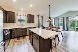 1101 Black Cherry Dr in Crystal Lake, IL - Building Photo - Building Photo