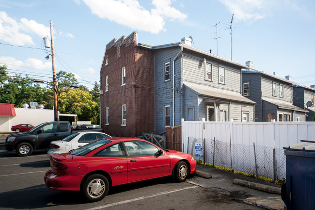 7-25 S Burhans Blvd in Hagerstown, MD - Foto de edificio - Building Photo