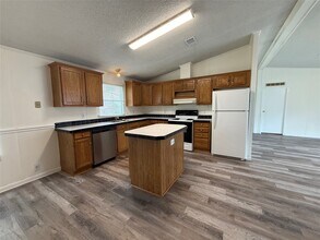 833 Algoa-Friendswood Rd in Alvin, TX - Building Photo - Building Photo