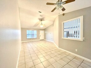 10026 Chesham Dr in Orlando, FL - Building Photo - Building Photo