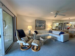 320 Horse Creek Dr in Naples, FL - Building Photo - Building Photo