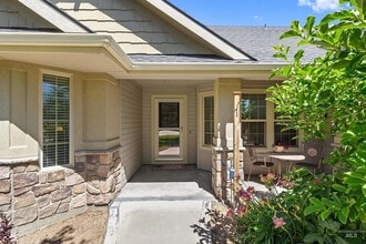 9040 W Avalanche Ct in Boise, ID - Building Photo - Building Photo