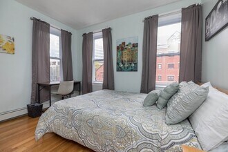 288 Cambridge St, Unit 4 in Boston, MA - Building Photo - Building Photo
