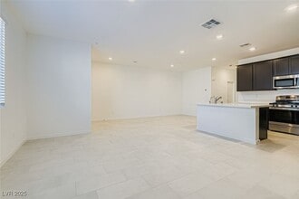 1554 Maria Xing Ave in Henderson, NV - Building Photo - Building Photo
