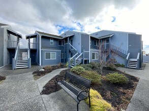 2001 Skyline Way in Anacortes, WA - Building Photo - Building Photo