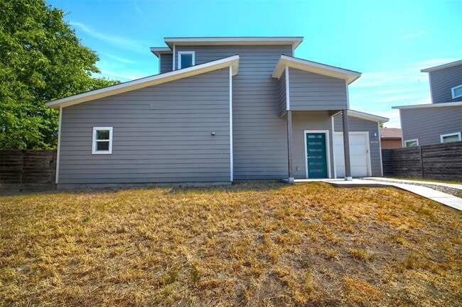 7600 Carver Ave in Austin, TX - Building Photo - Building Photo