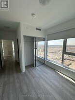 498 Caldari Rd in Vaughan, ON - Building Photo