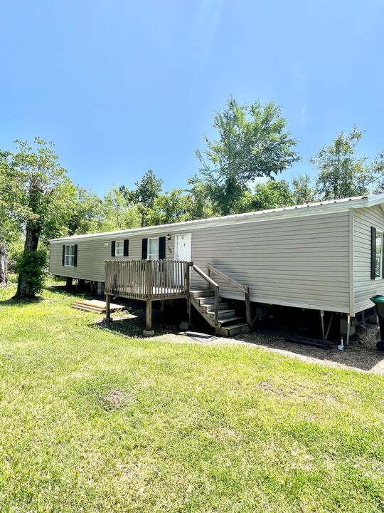 1088 Clark Rd in Lake Charles, LA - Building Photo