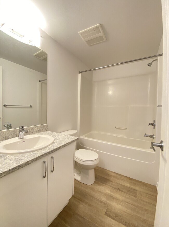 450-458 8 Ave SE in Calgary, AB - Building Photo - Building Photo