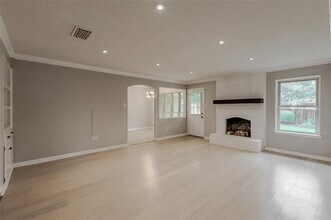 717 Huntwich Dr in Bedford, TX - Building Photo - Building Photo