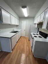 2704 Aftonshire Wy in Austin, TX - Building Photo - Building Photo