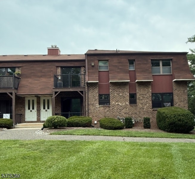 606 Nottingham Way in Flemington, NJ - Foto de edificio